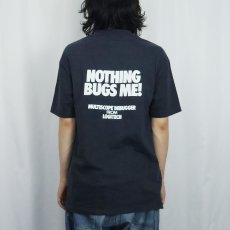 画像4: 90's USA製 "NOTHING BUGS ME!" プリントTシャツ NAVY L (4)