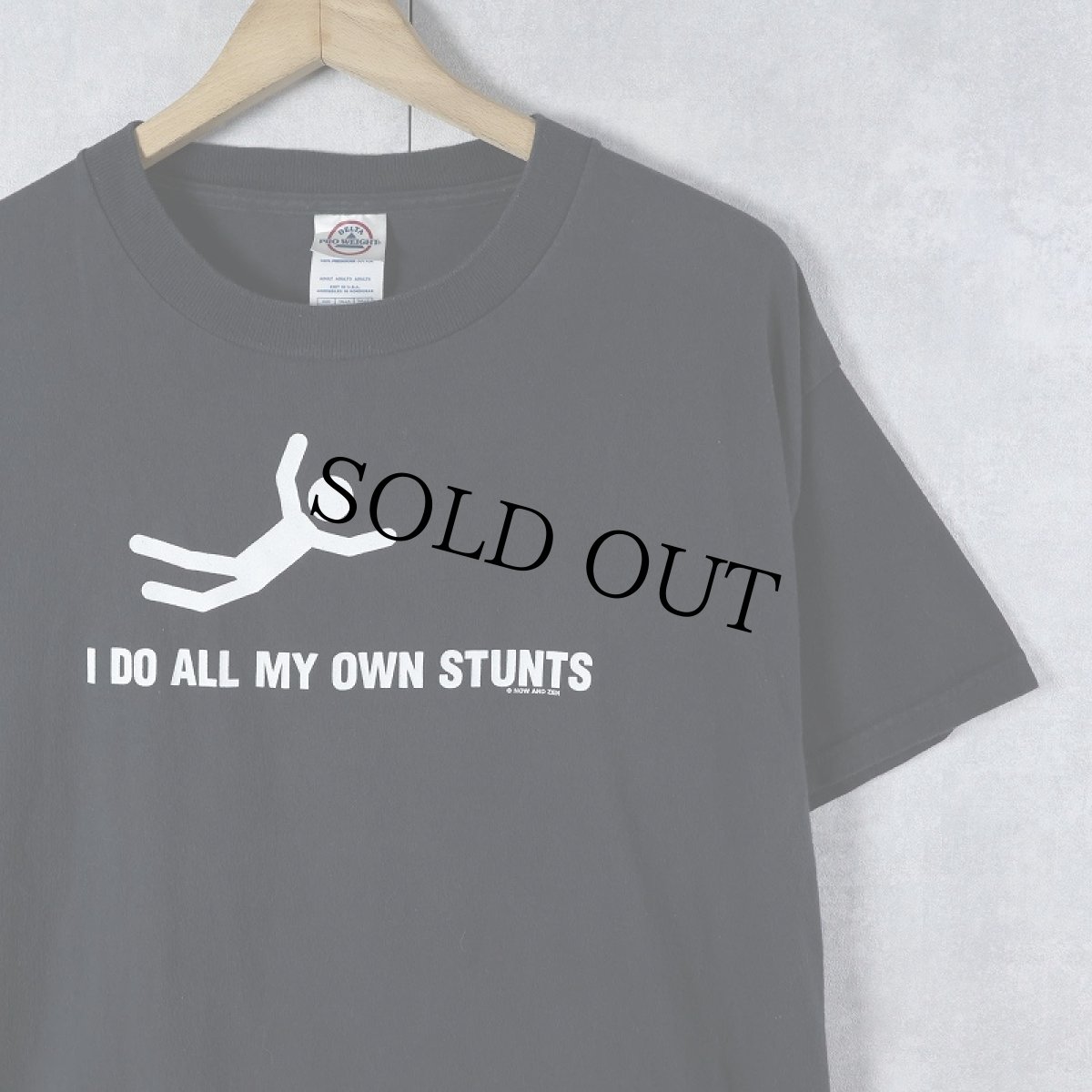 画像1: "I DO ALL MY OWN STUNTS" ジョークプリントTシャツ BLACK M (1)