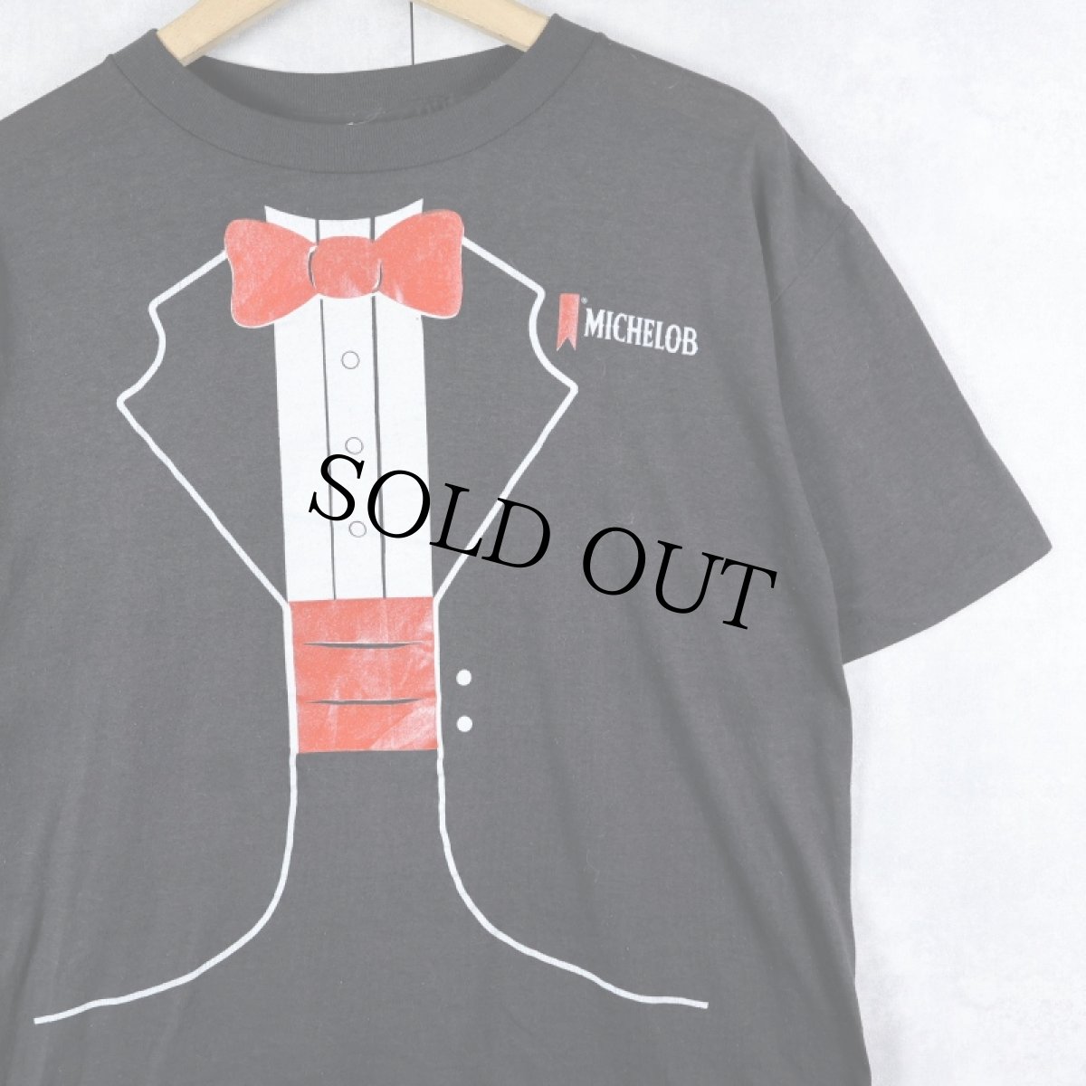 画像1: 80's MICHELOB USA製 タキシード柄 ビールメーカー 騙し絵プリントTシャツ BLACK L (1)