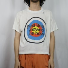画像2: 80〜90's Fred Bear "Fred Bear showed me how" 名言プリントTシャツ (2)