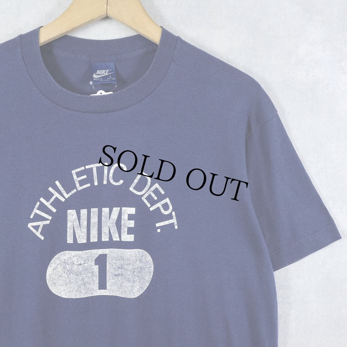 画像1: 80's NIKE 紺タグ USA製 "ATHLETIC DEPT NIKE" プリントTシャツ NAVY L (1)