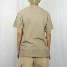 画像3: "FREAK IN THE ROOM" パロディプリントTシャツ L (3)