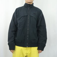 画像2: 90's NIKE 銀タグ ロゴ刺繍 ナイロンジャケット BLACK L (2)