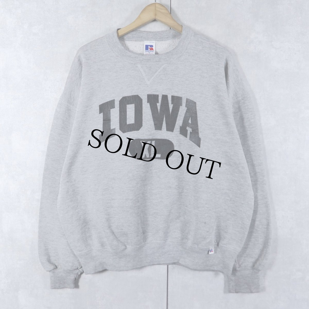 画像1: 90's〜 RUSSELL ATHLETIC USA製 "IOWA" 前V プリントスウェット XL (1)