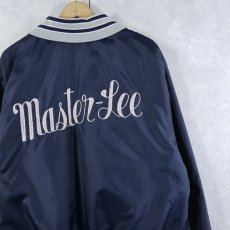 画像1: 90's Leader Sportswear USA製 チェーン刺繍 裏キルティング ナイロンスタジャン XL (1)