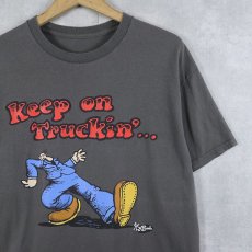 画像1: ROBERT CRUMB "Keep on Truckin'" コミックプリントTシャツ (1)