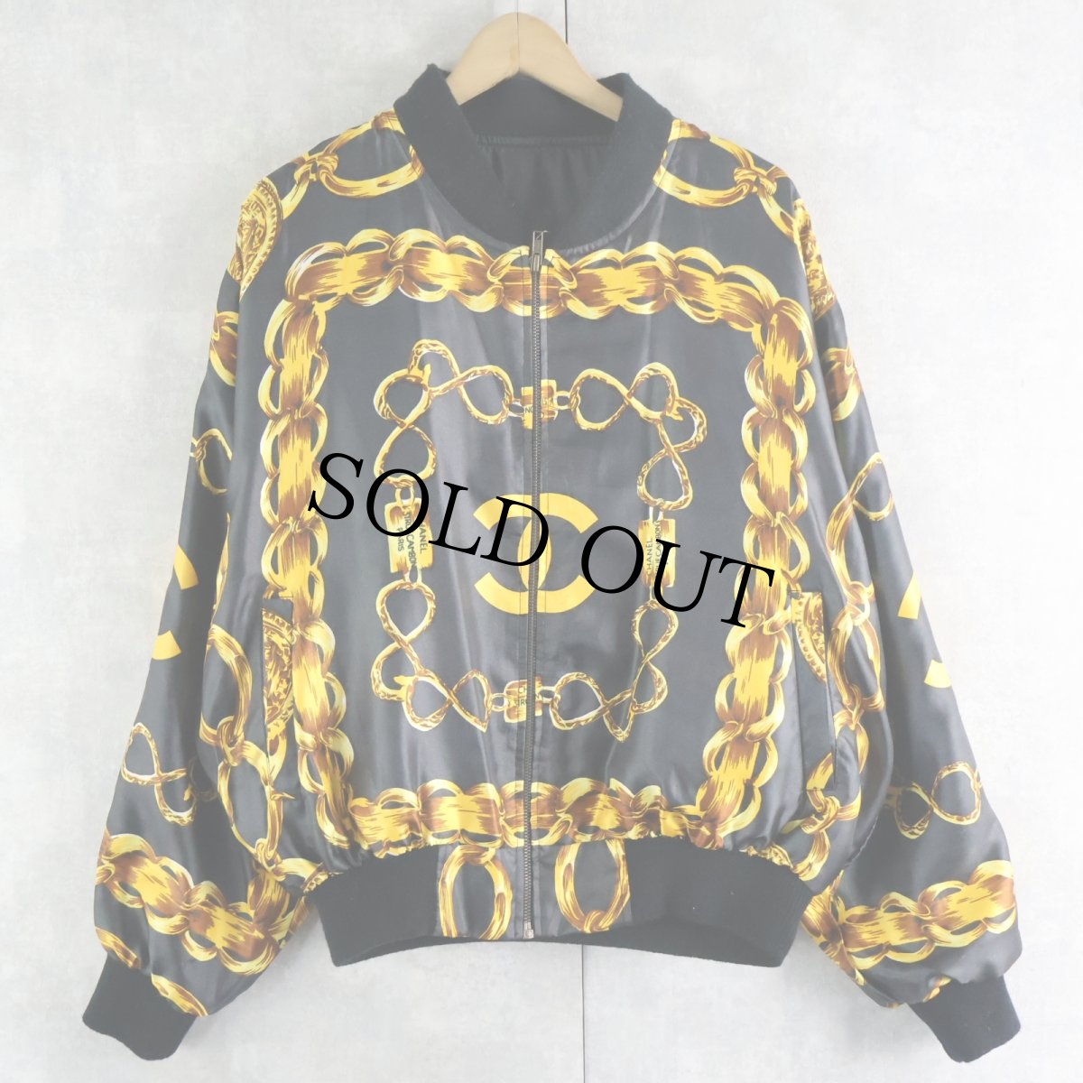 画像1: ブート CHANEL スカーフ柄 シルクブルゾン BLACK (1)