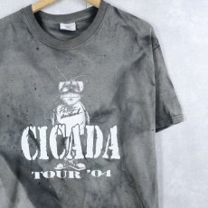 画像1: 2000's "CICADA TOUR'04" ジョークイラストプリントTシャツ M (1)