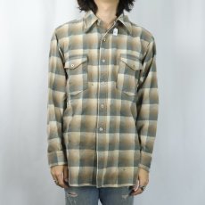 画像2: 70's PENDLETON USA製 オンブレーチェック柄 ウールシャツ L (2)