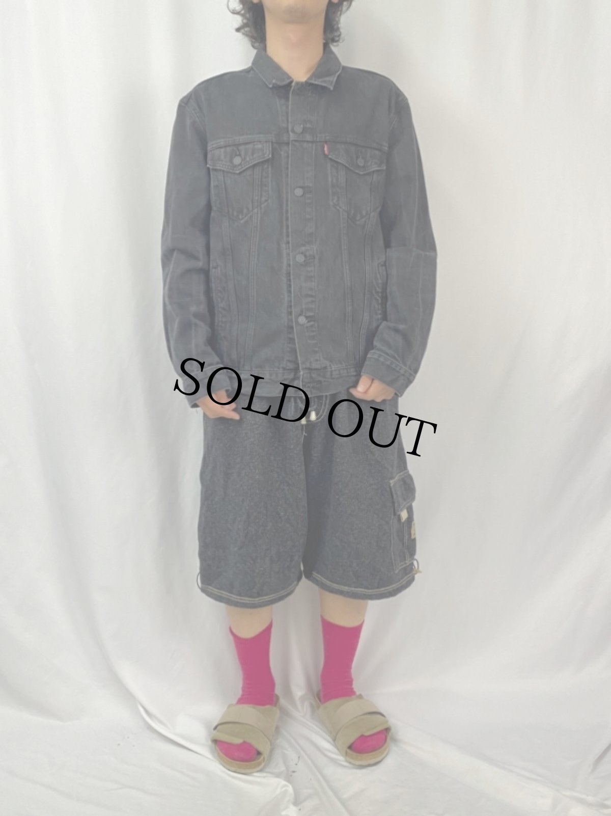 画像2: Levi's ブラックデニムジャケット XL (2)