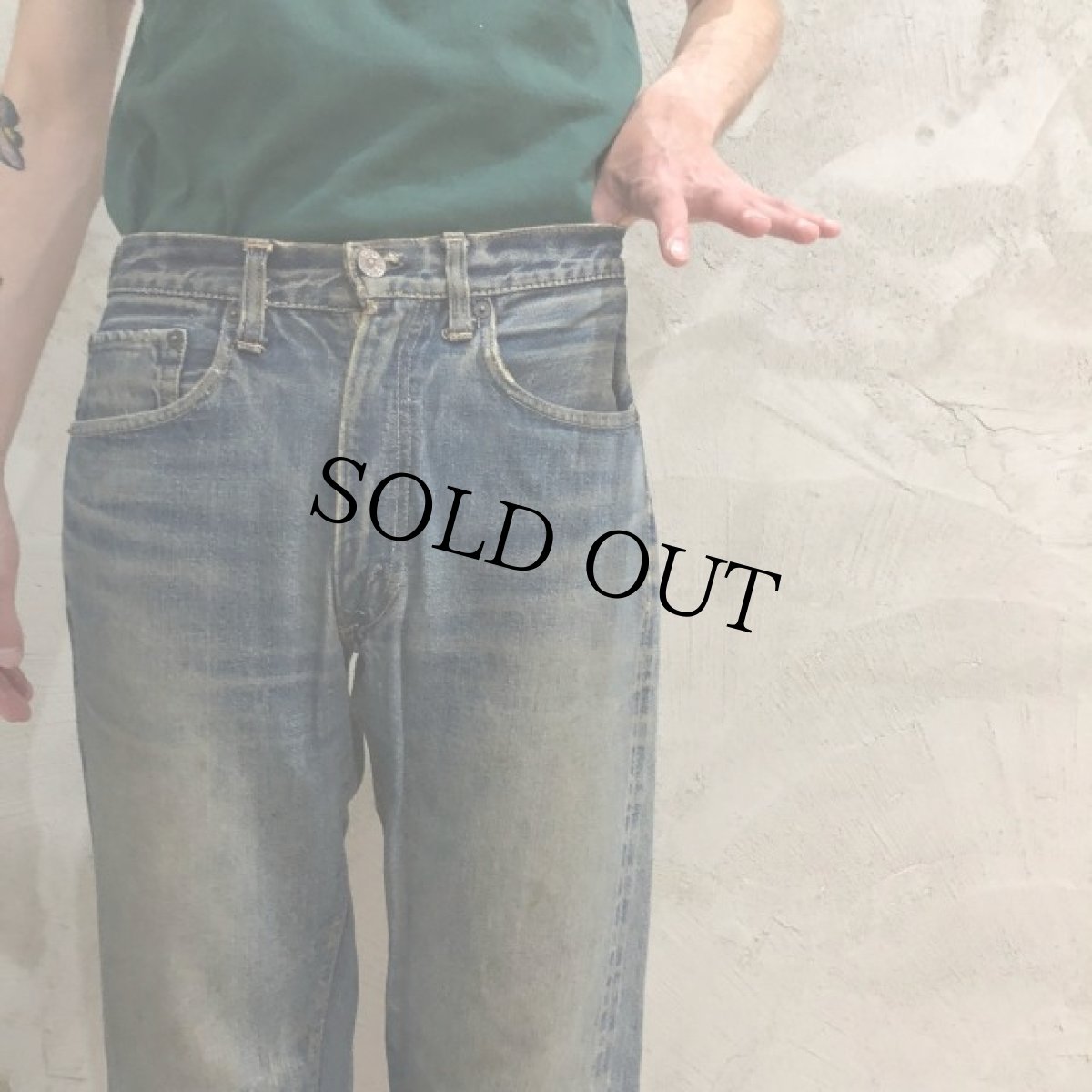 画像7: 60's LEVI'S 551ZXX BIGE デニムパンツ W28 (7)