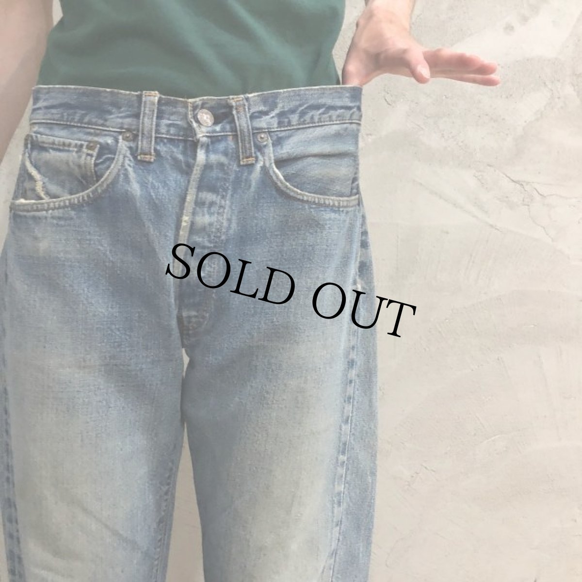 画像8: 60's〜70's LEVI'S 501 BIGE デニムパンツ W31 (8)