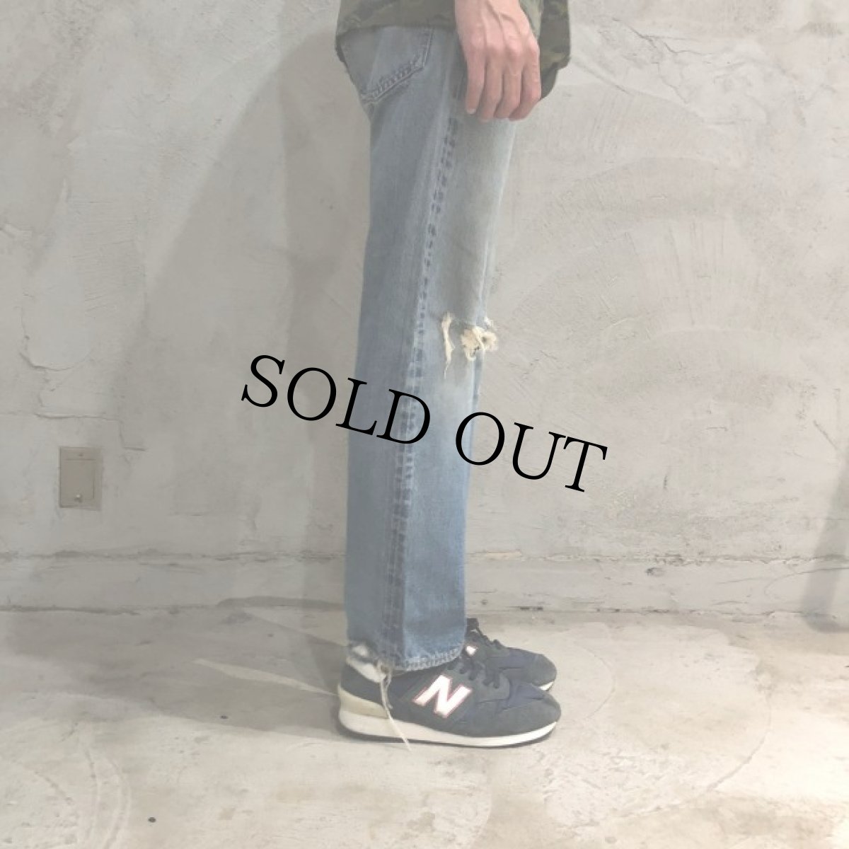 画像4: 60's〜70's LEVI'S 501 BIGE デニムパンツ W31 (4)